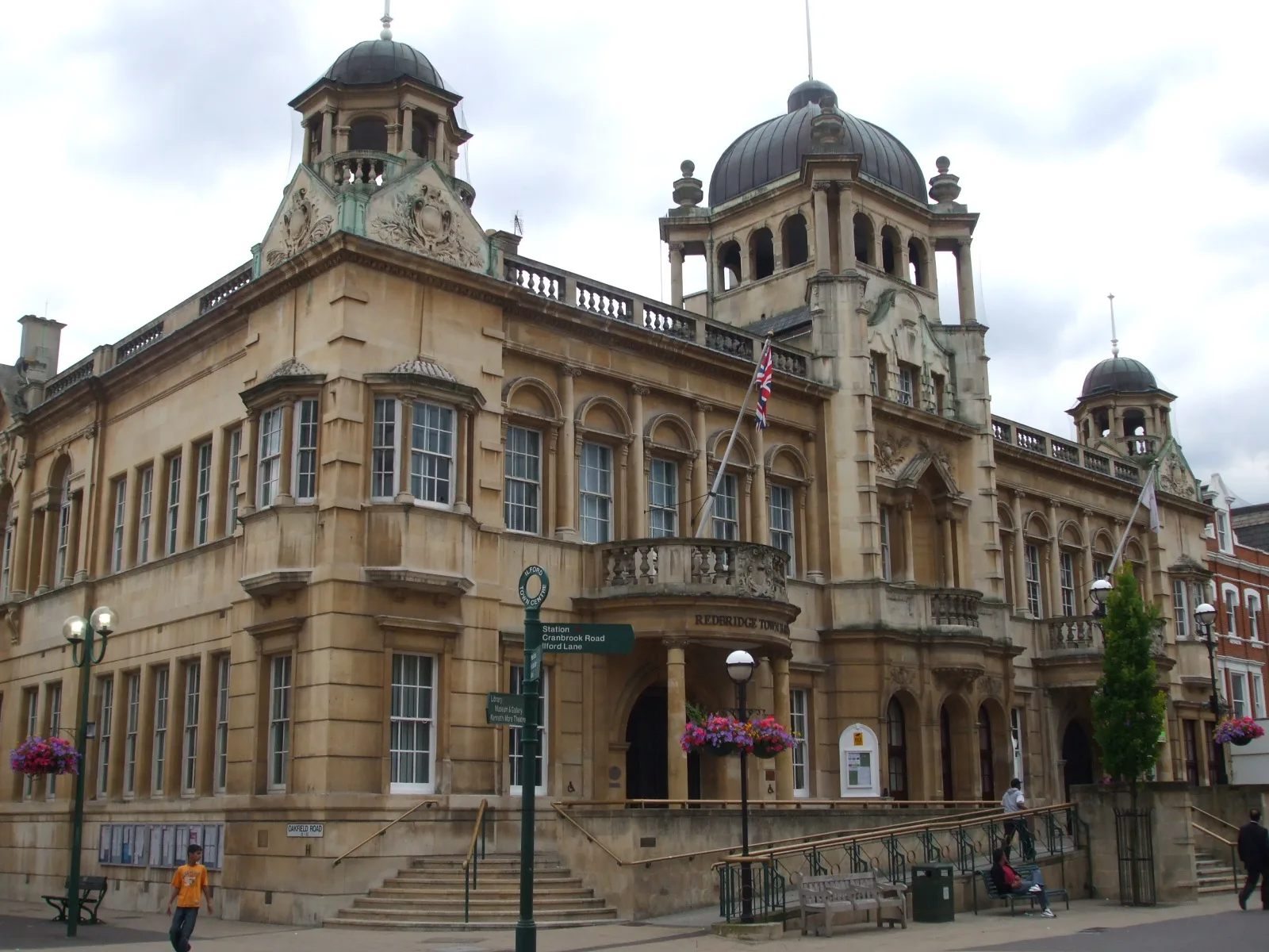 Ilford - Redbridge Town Hall, Ilford High Road